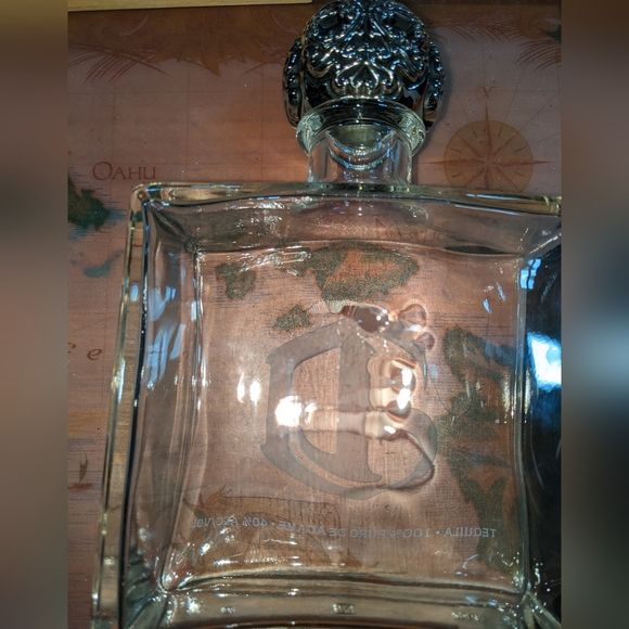 Deleon tequila bottle - Picture 2 of 3